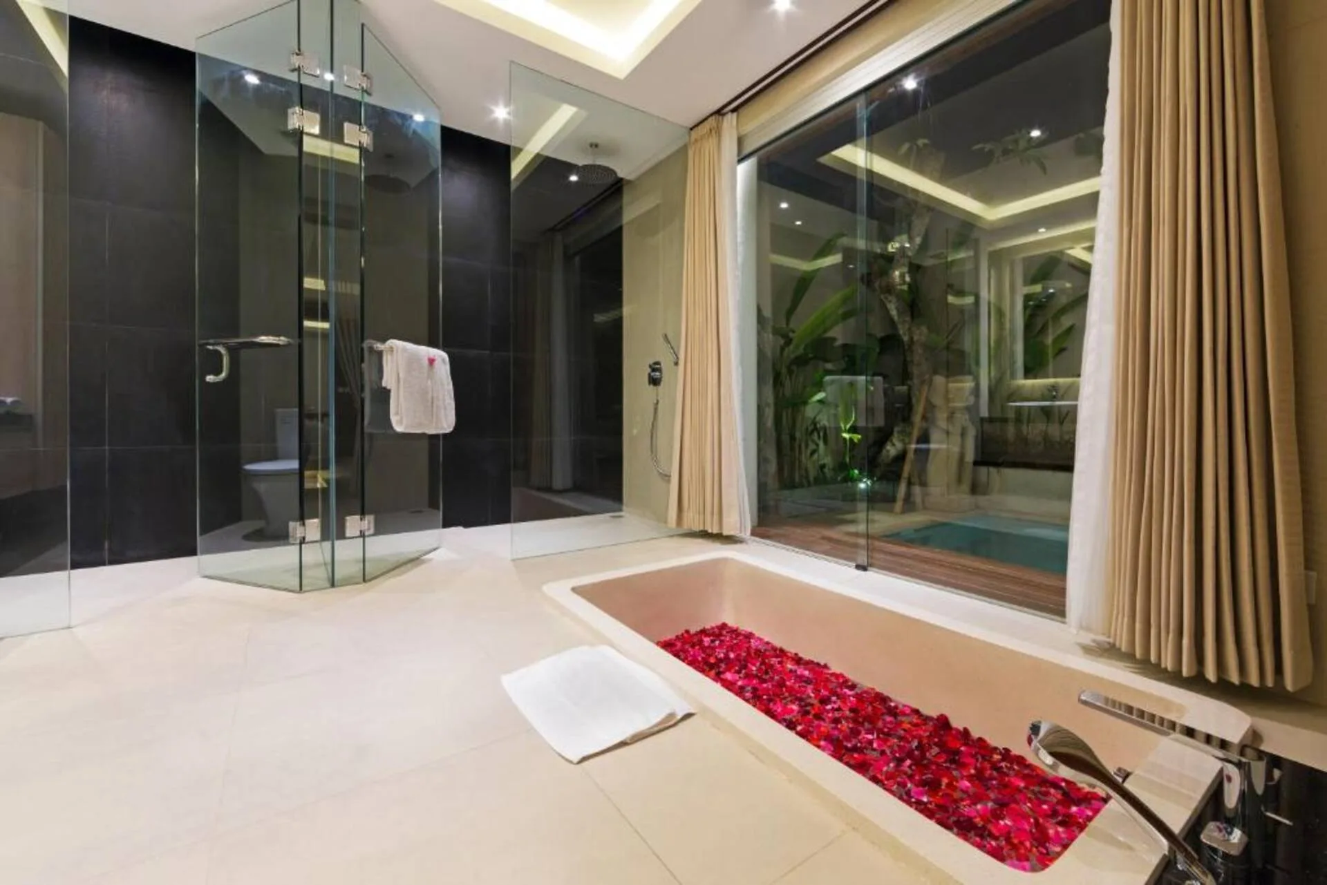 Tranquil Poolside Nook Private Villa in Seminyak 3