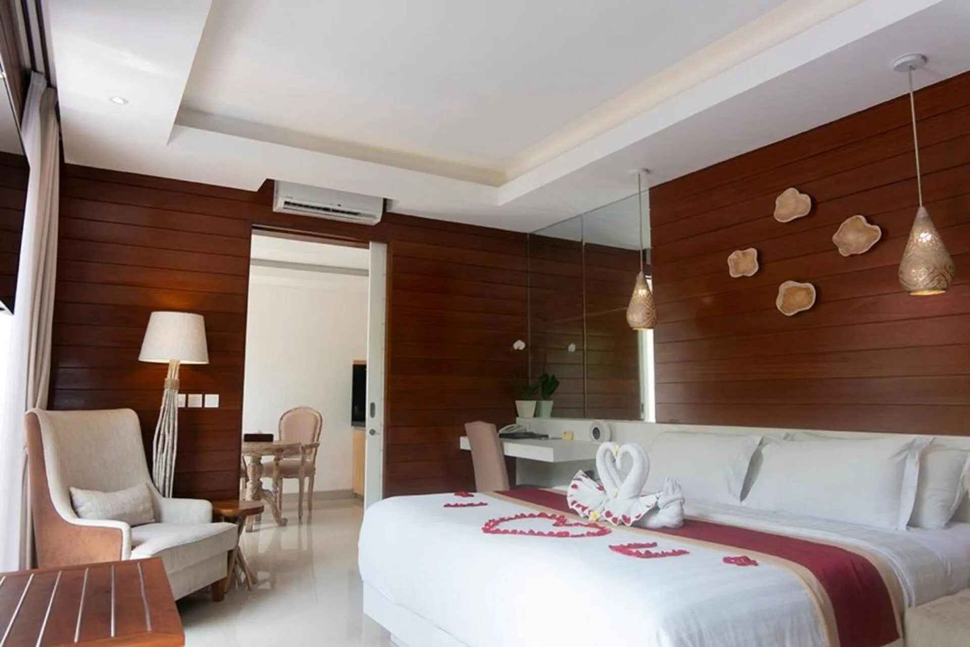 Tranquil Poolside Nook Private Villa in Seminyak 4