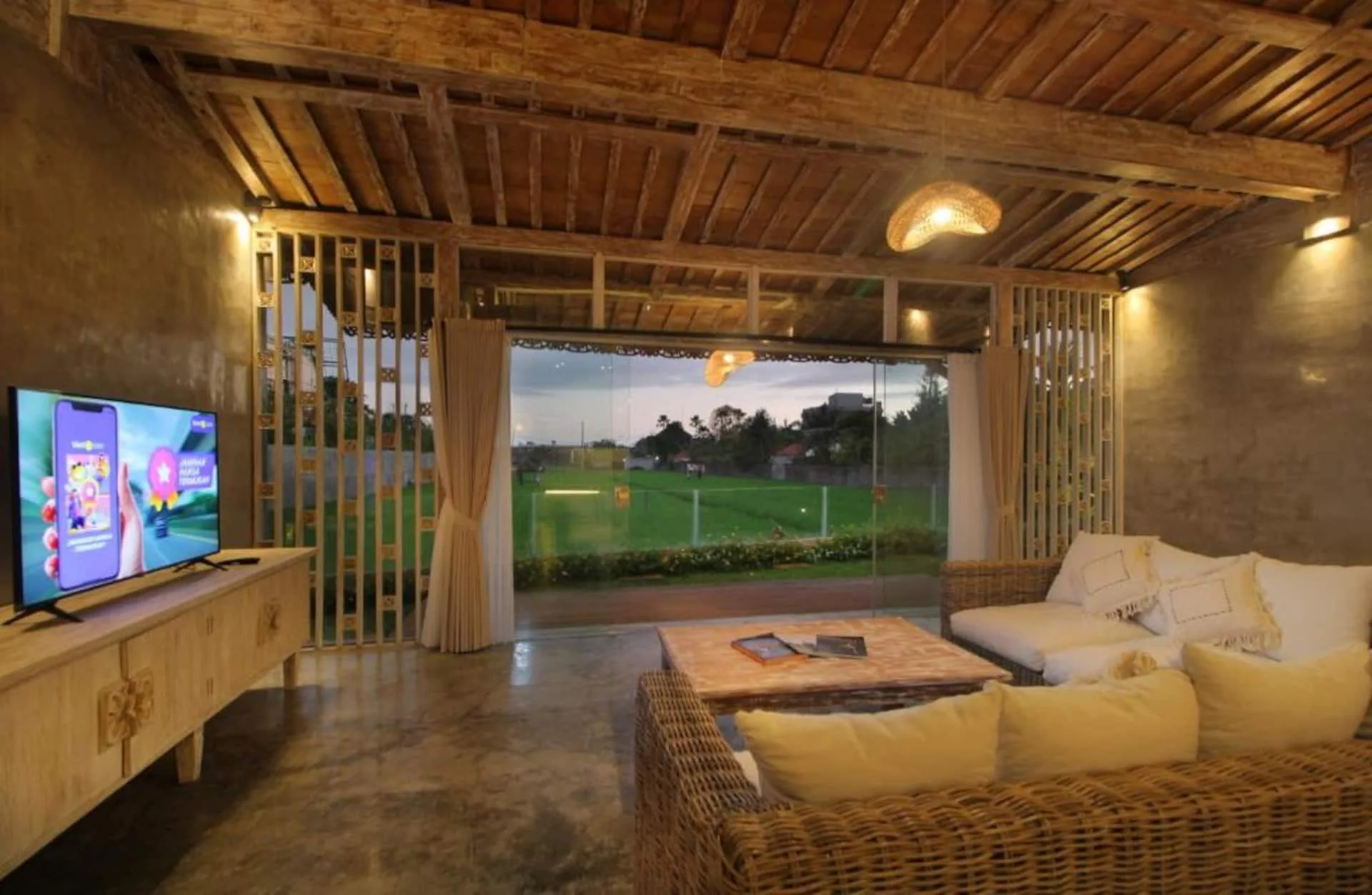 Wooden Elegant 3 Bedroom Private Villa in Seminyak 4