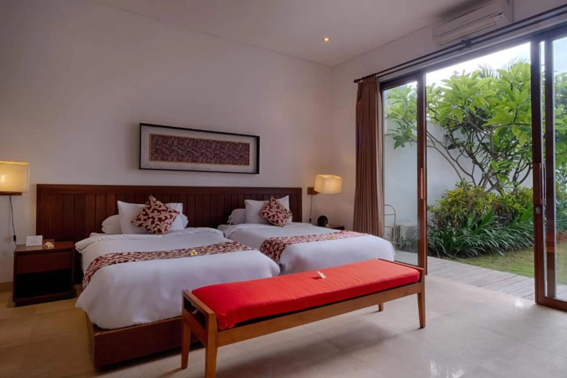5 Bedroom Pool Villa with Gorgeous Beach View 3