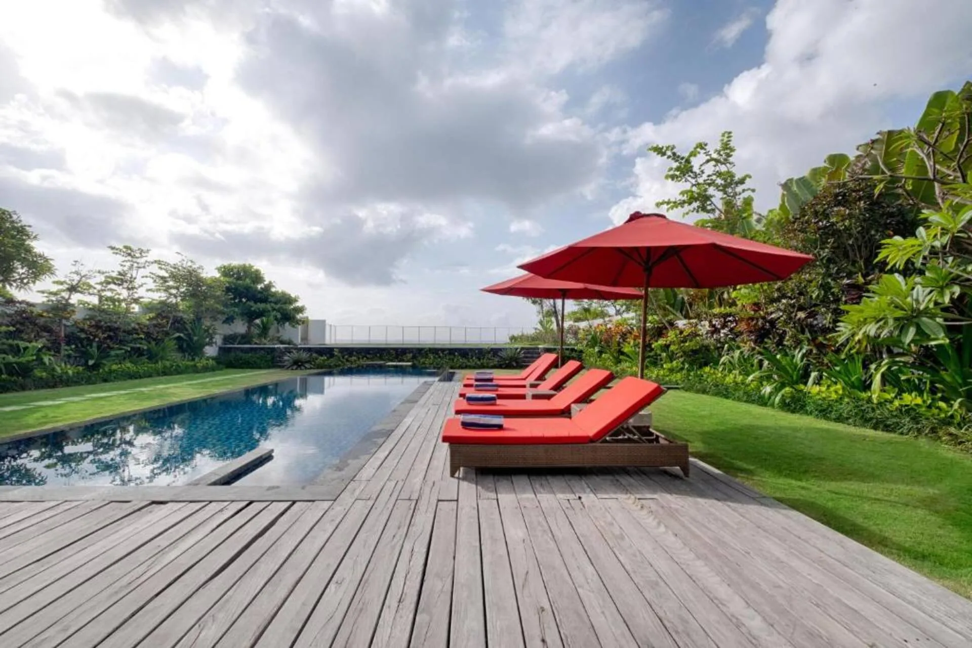 5 Bedroom Pool Villa with Gorgeous Beach View 4