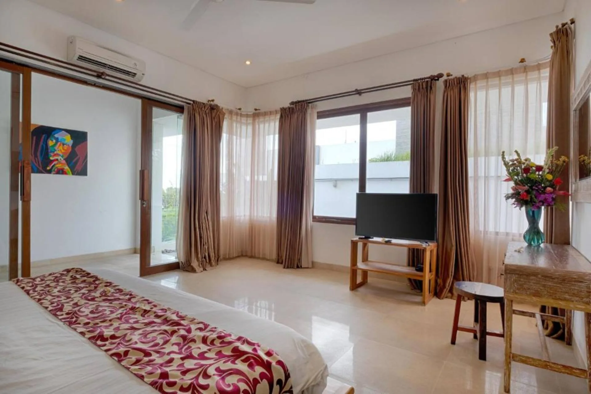 Gorgeous Beachfront Vista 5 Bedroom Private Villa in Bali 5