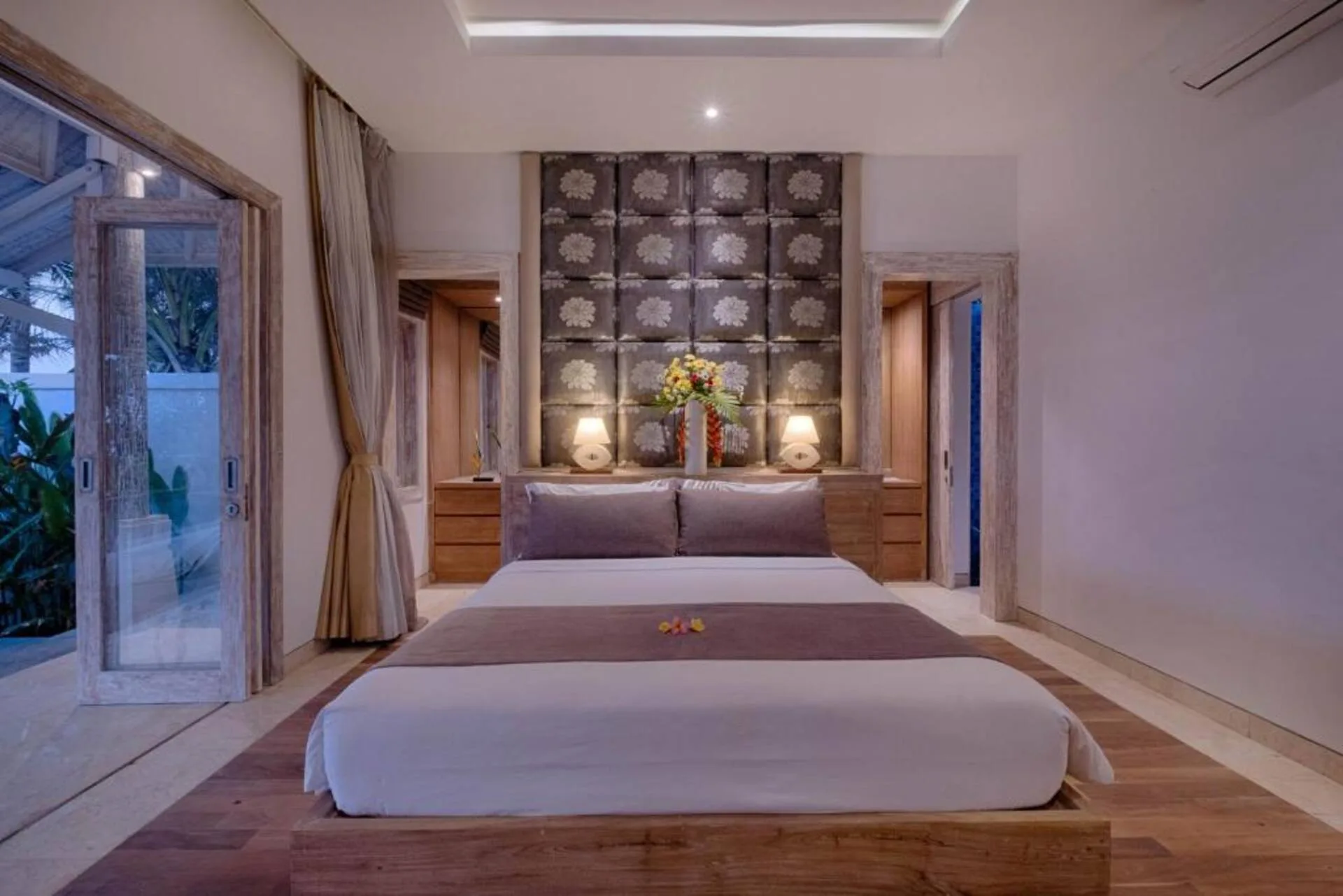 5 Bedroom Pool Villa with Access to Saba Beach 2