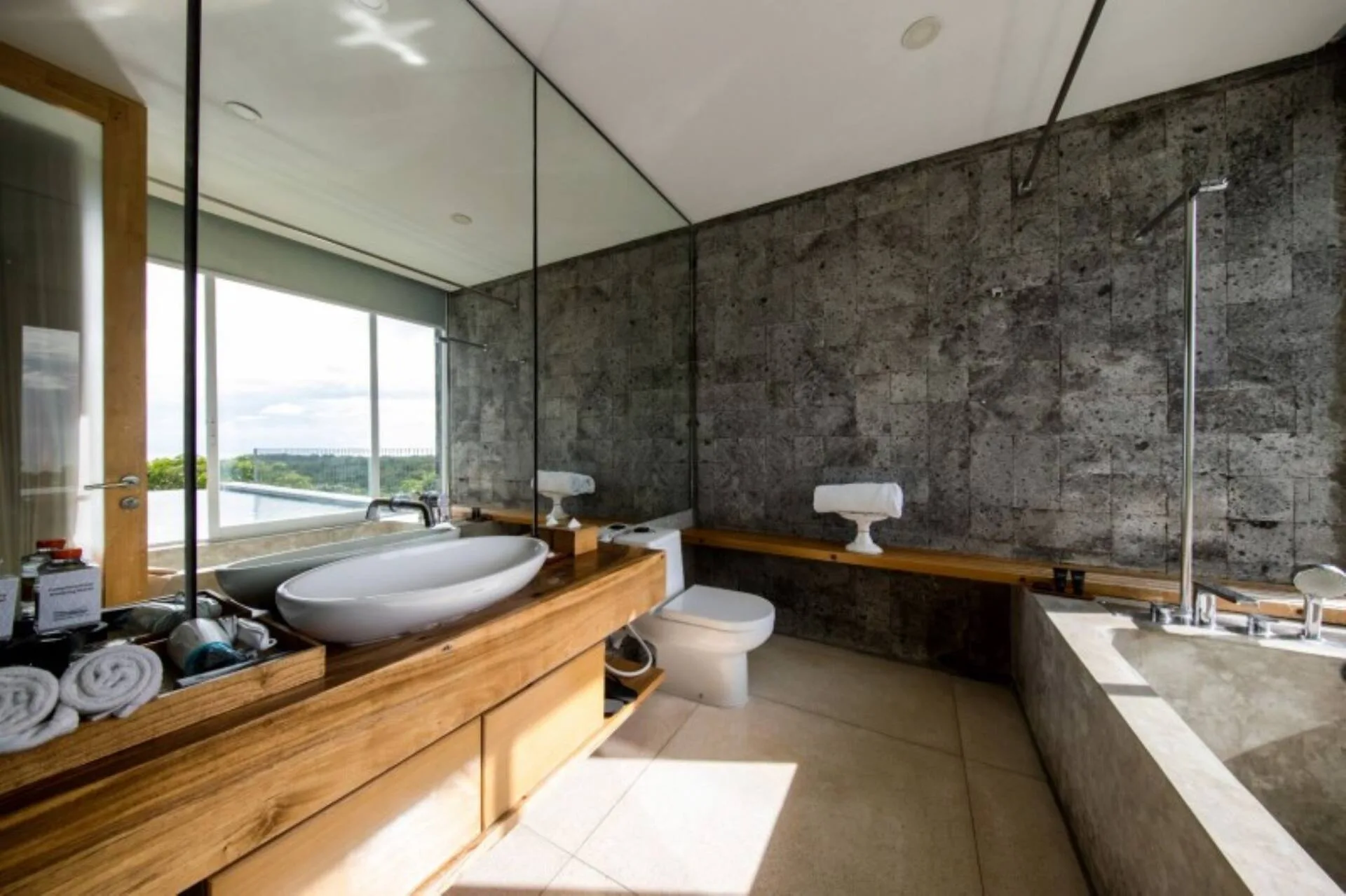 Hidden 1 Bedroom Deluxe Private Suite in Uluwatu 5