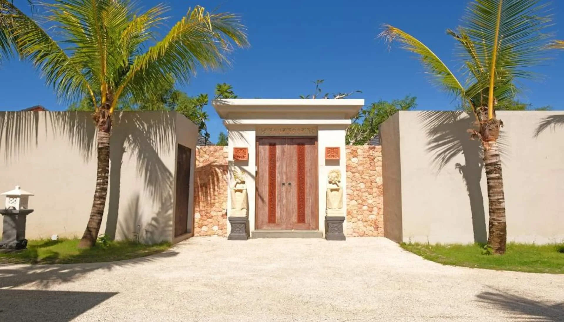 Brand New! 1 Bedroom Private Luxe Villa in Jimbaran 2