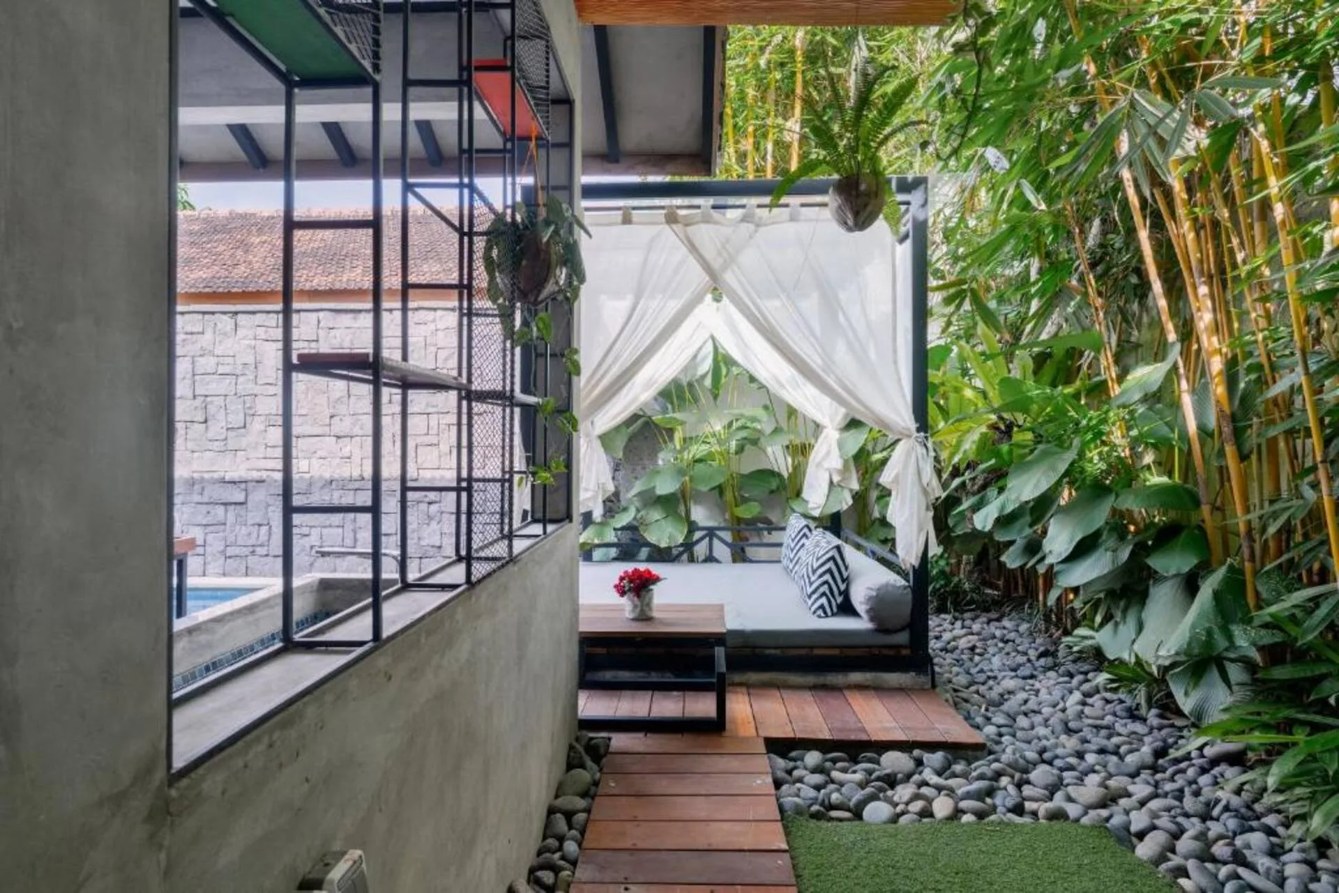 Breezy Tropical Hideaway 1 Bedroom Private Villa in Seminyak 4