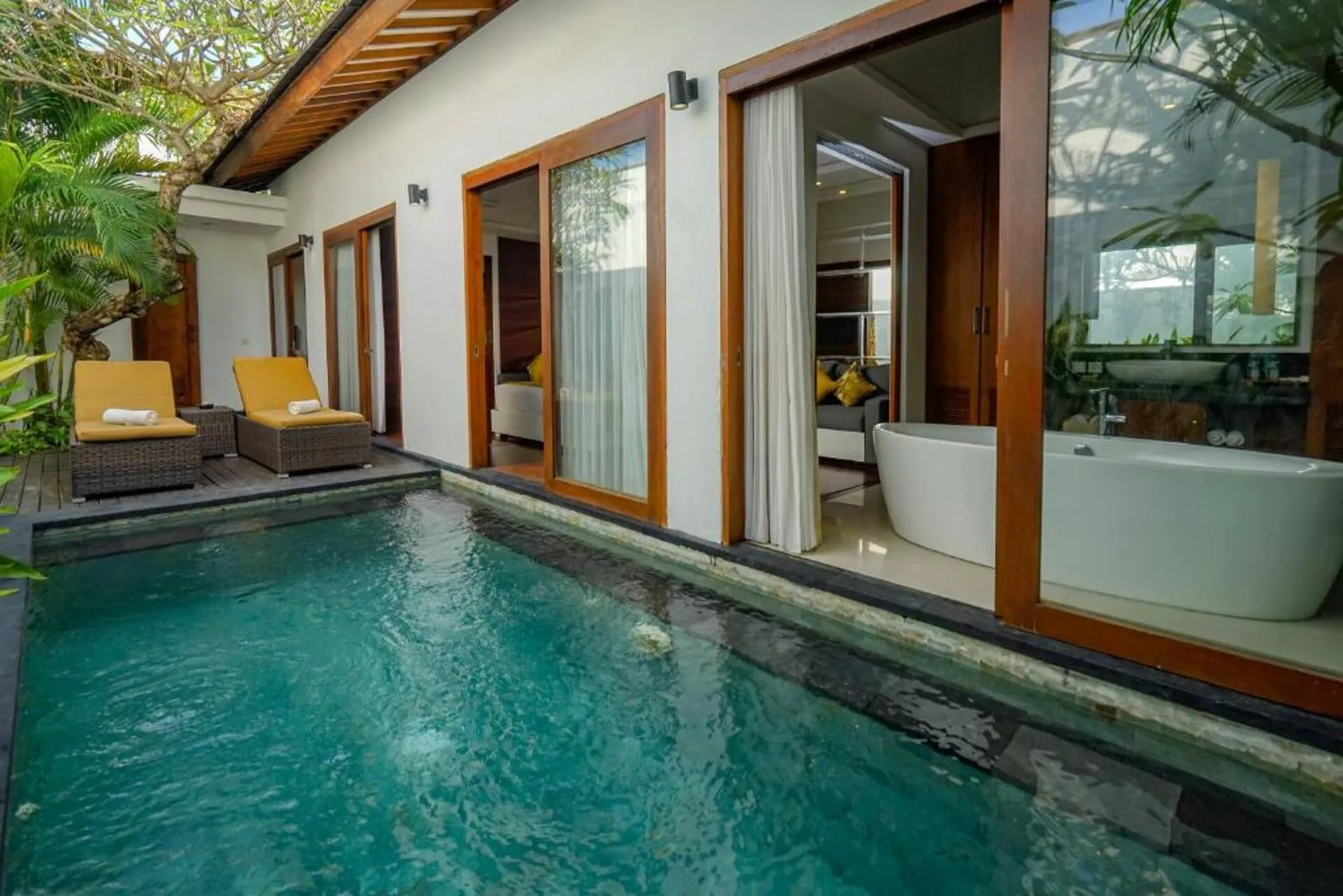 Escape 1 Bedroom Villa near Kuta Beach 3