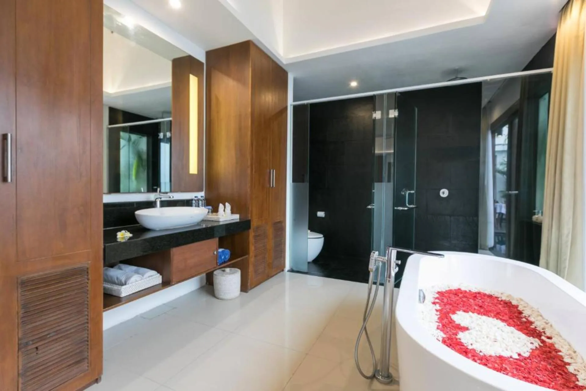 Escape 1 Bedroom Villa near Kuta Beach 4