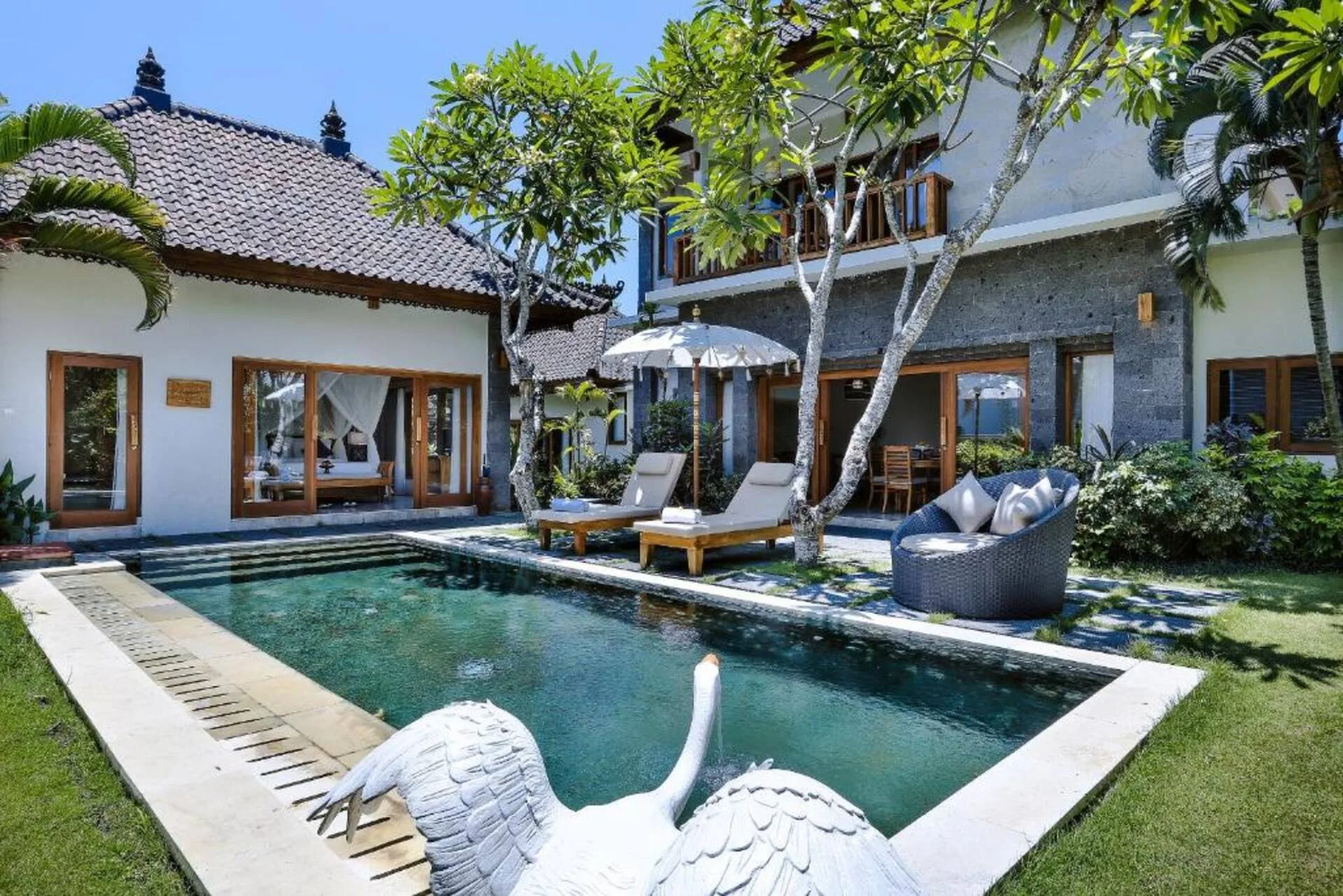 4 Bedroom with Southern Sunrise near Keramas Beach 5