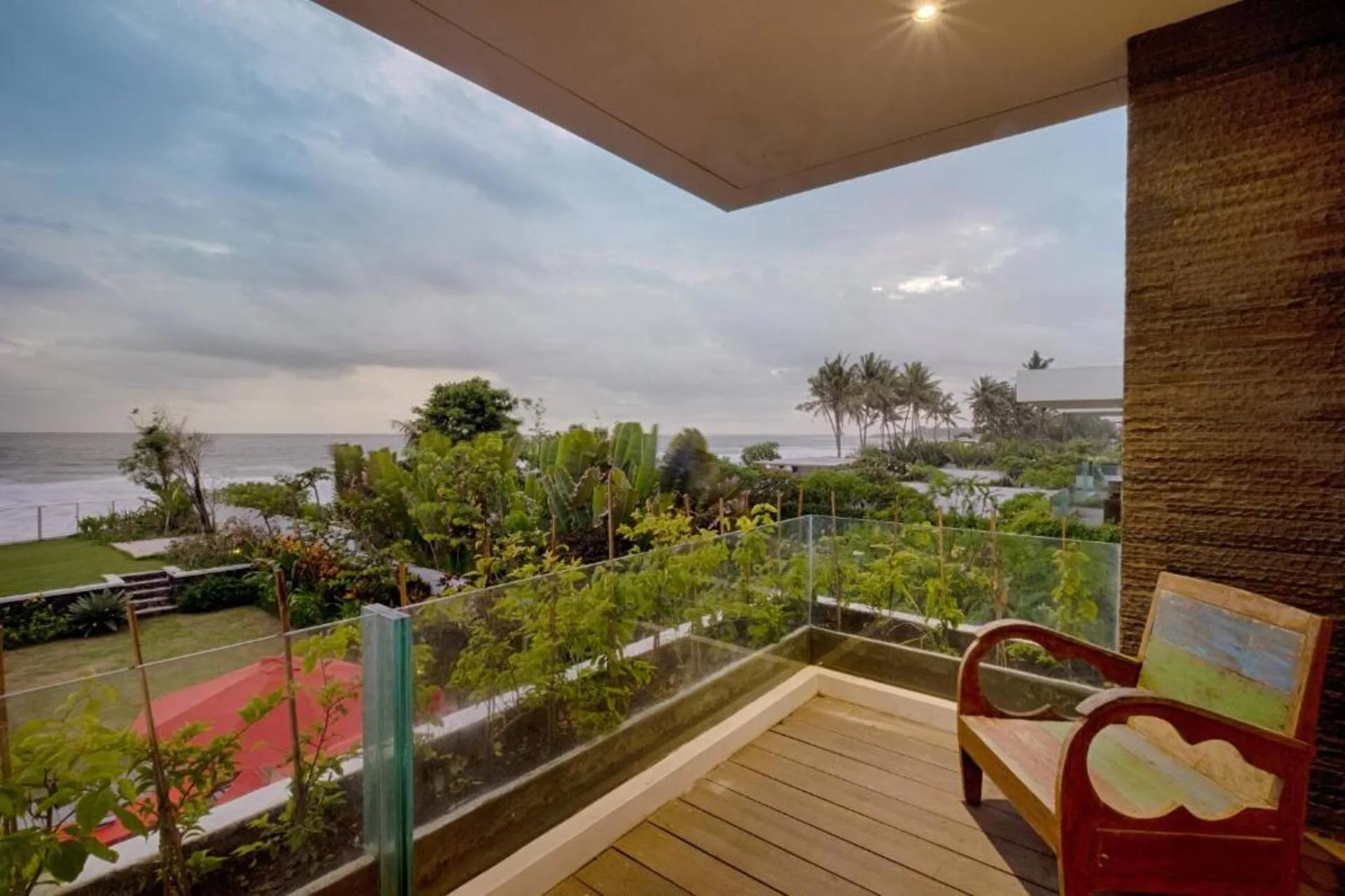 Beachfront 5 Bedroom Private Villa in Keramas 3