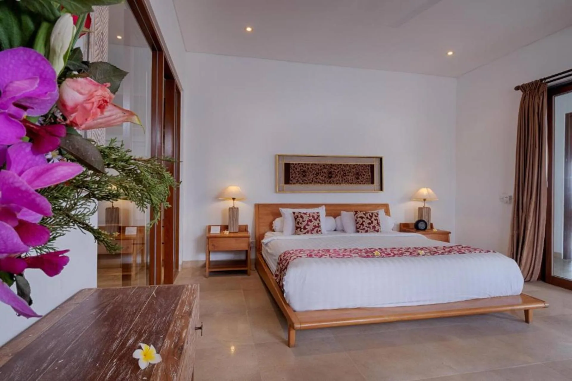 Beachfront 5 Bedroom Private Villa in Keramas 4