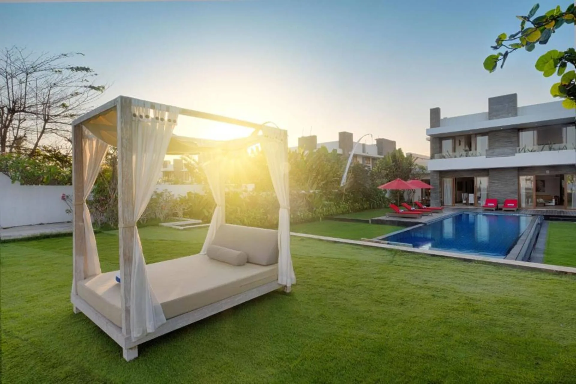 Beachfront 5 Bedroom Private Villa in Keramas 5