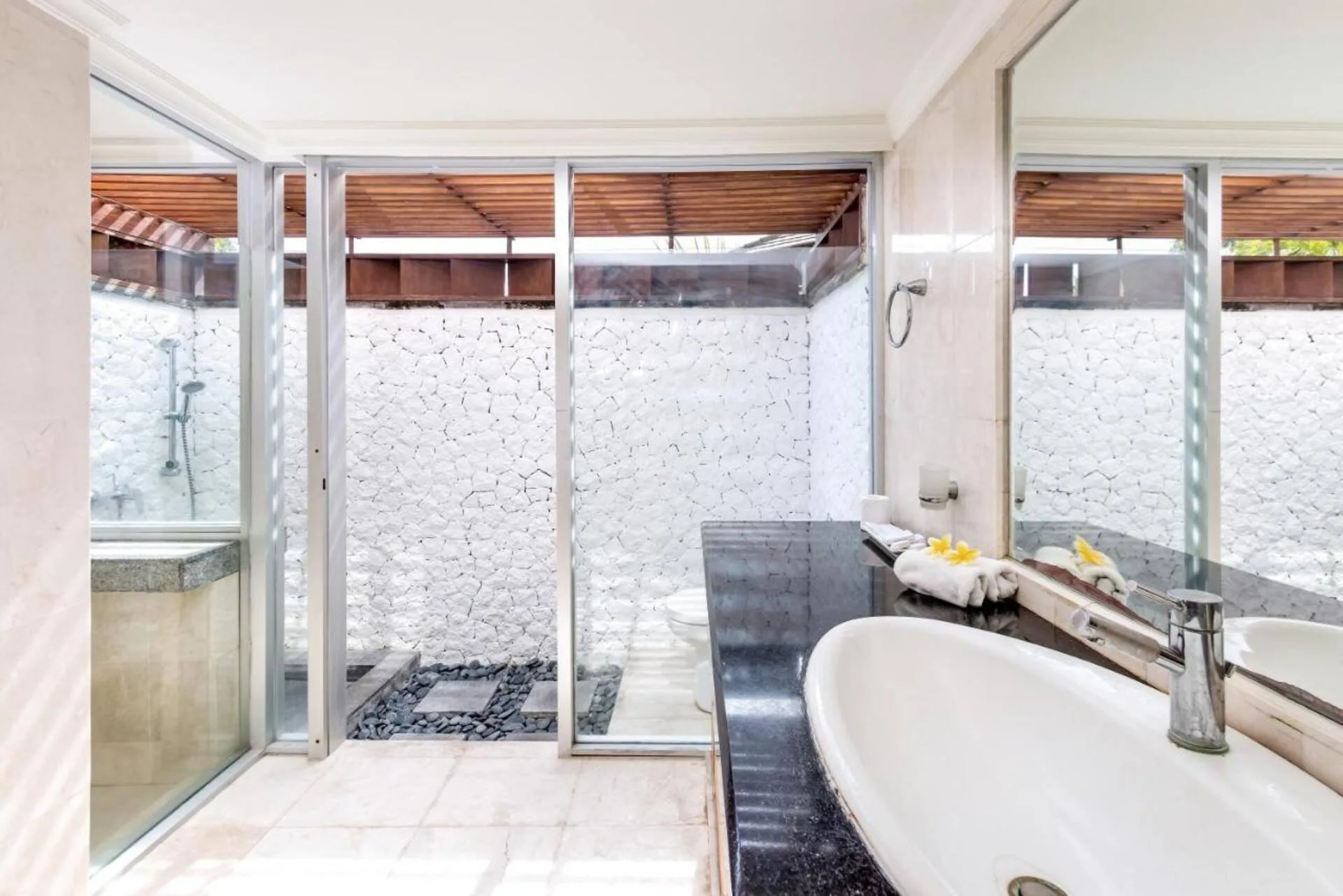 Sprawling Cliffside Estate 10 Bedroom Private Villa in Jimbaran 5