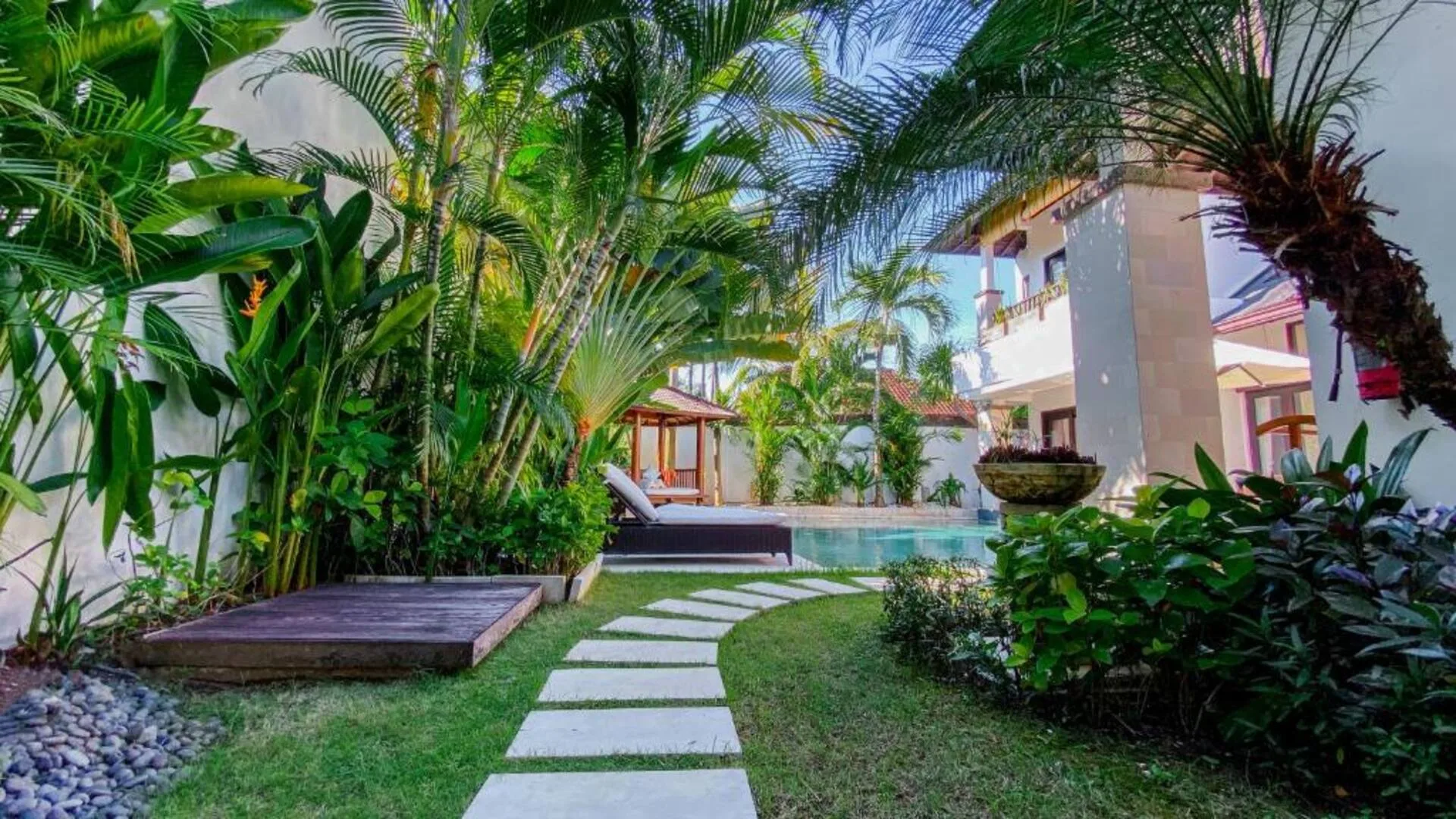 Grand Homestyle 3 Bedroom Private Villa in Benoa Bay 3