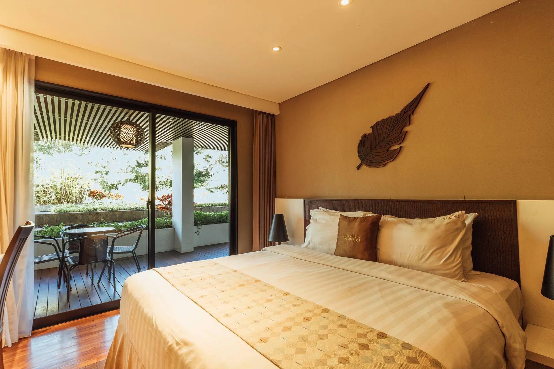 Stunning 2 Bedroom 5 Minutes to Beach 2