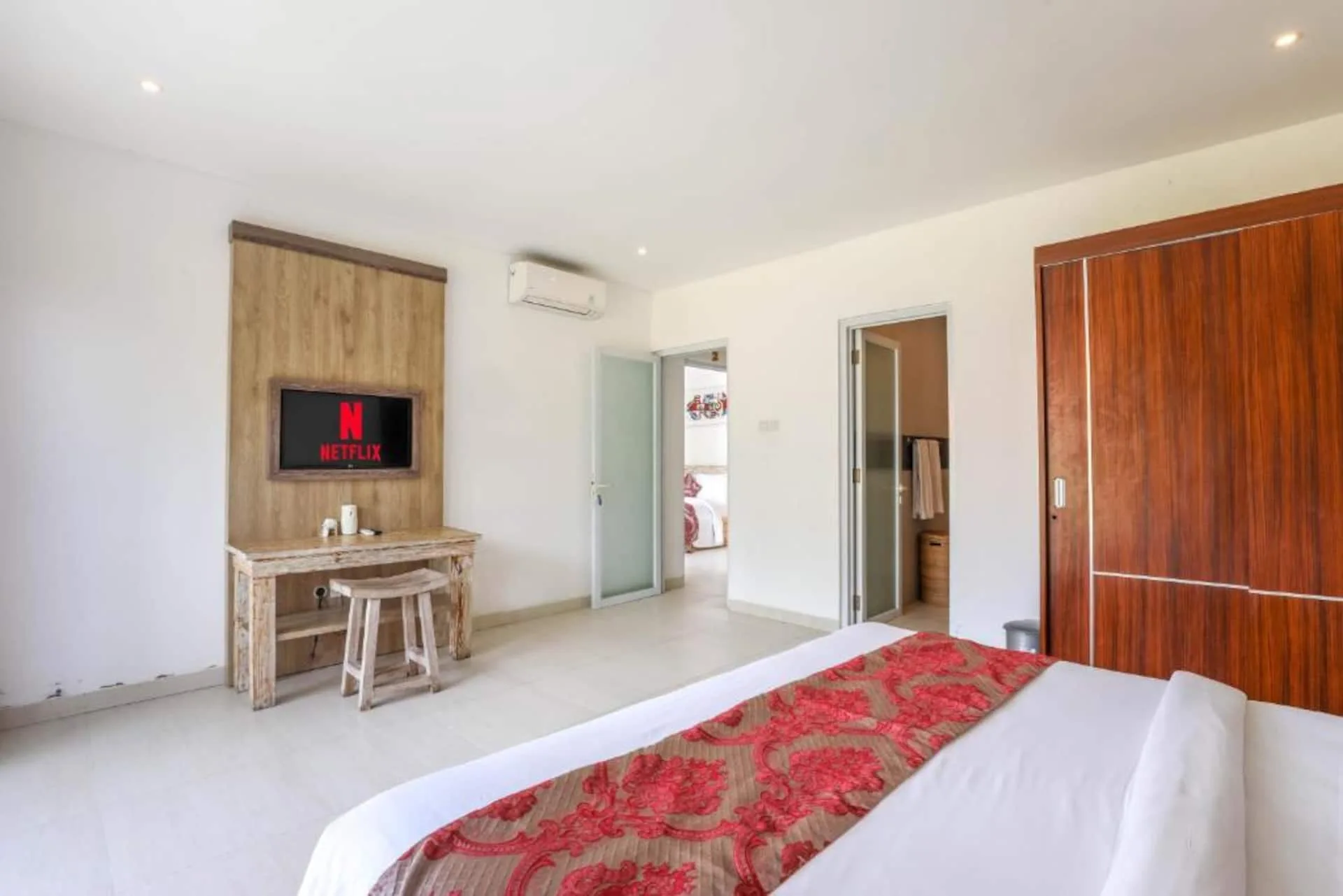 Breezy Beachside Nook 1 Bedroom Private Villa in Kuta 4