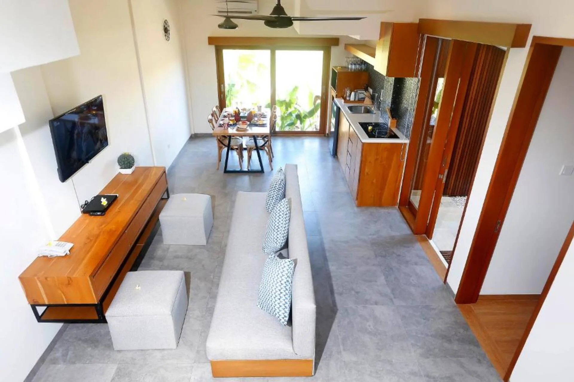 Coastal Poolside Hideaway 1 Bedroom Private Villa in Seminyak 5